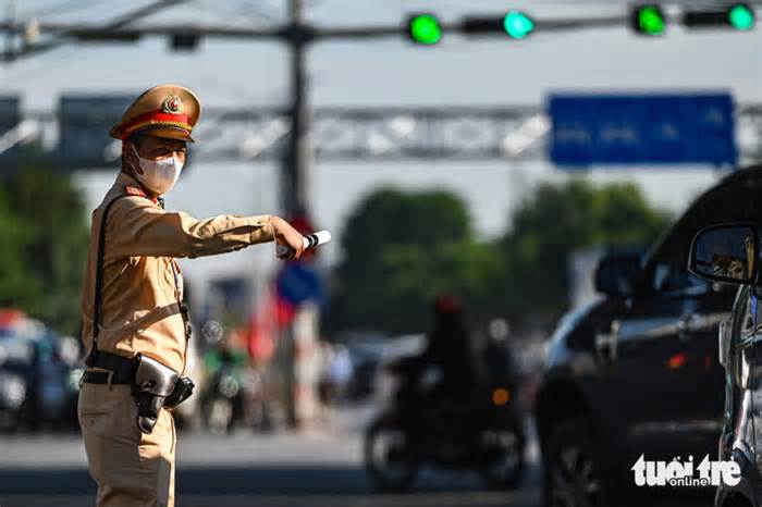 Nguyên nhân ùn tắc tại cửa ngõ Hà Nội và TP.HCM trong ngày đầu nghỉ lễ