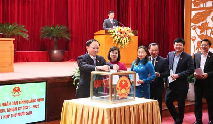 Bí thư Tỉnh ủy Quảng Ninh đạt 100% phiếu tín nhiệm cao
