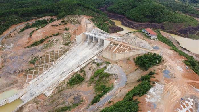 Cận cảnh dự án hồ chứa nước 4.000 tỉ đồng chậm tiến độ ở Hoà Bình