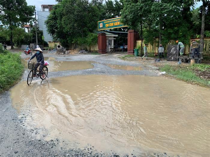 Nhiều tuyến đường ở TP Quảng Ngãi xuống cấp nghiêm trọng, tai nạn liên tục xảy ra