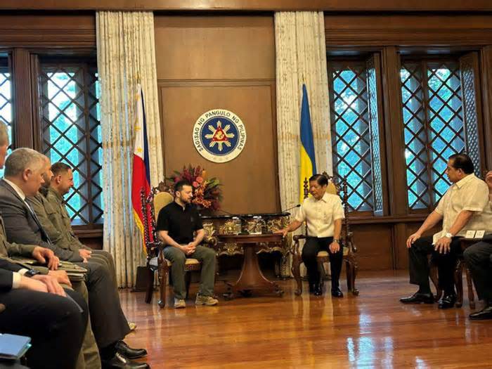 Tổng thống Zelensky được tiếp đón long trọng ở Philippines