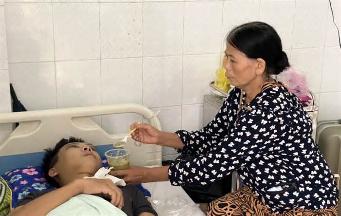 Nạn nhân bị đánh bất tỉnh ở Thanh Hóa xin chuyển viện lên tuyến Trung ương