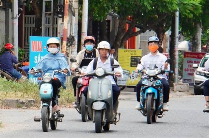 Giáo dục tuần qua: Nam Định cấm học sinh THCS đi xe máy điện, nam sinh đánh bạn