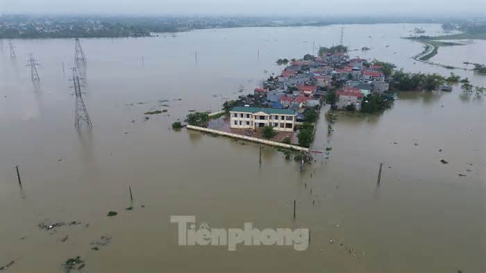 Hà Nội: Huyện Quốc Oai có 6 xã ngập úng, di tản hơn 400 người dân