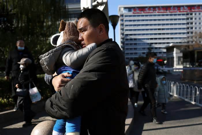 Phụ huynh Trung Quốc bình tĩnh trước bệnh hô hấp đang gia tăng