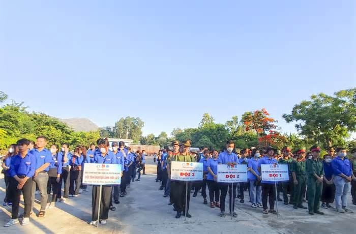 Tuổi trẻ Bình Định và sinh viên Lào chung tay tình nguyện tại địa bàn khó khăn