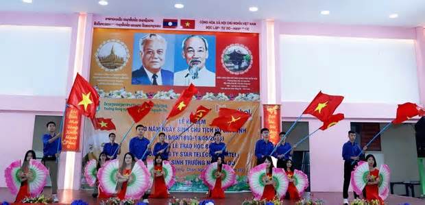 Trường Song ngữ Lào-Việt Nam Nguyễn Du khai giảng năm học mới