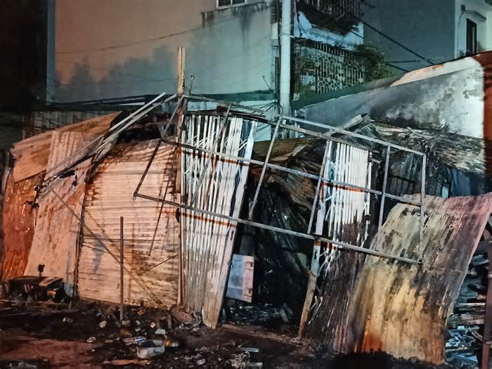 Vụ cháy làm bốn người thương vong ở Hà Nội: Do máy ép phế liệu ép vào bình xịt tóc?