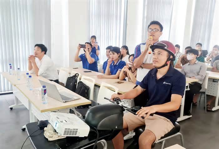 Thực hành kỹ năng lái xe an toàn cho lao động Quảng Ninh