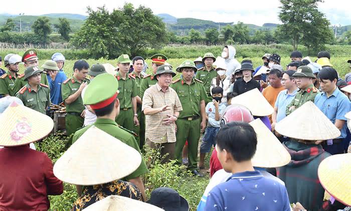 Giám đốc Công an Quảng Bình xuống 'điểm nóng' khai thác cát phục vụ xây dựng cao tốc Bắc-Nam