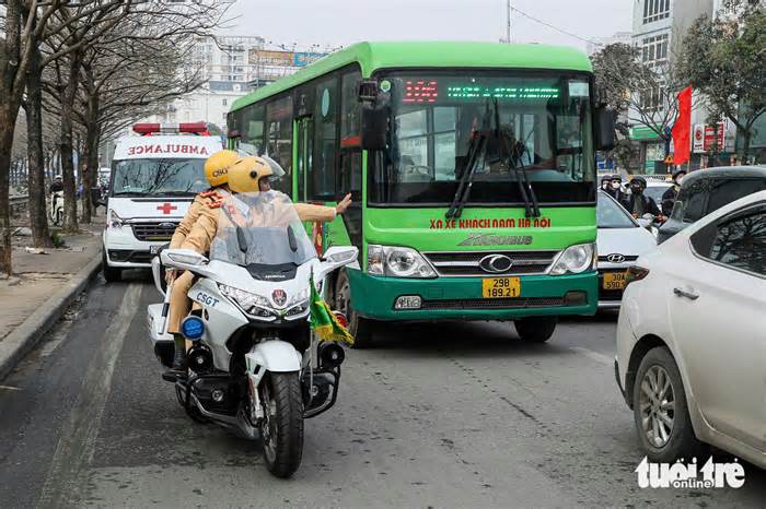 Xử lý hơn 8.800 trường hợp vi phạm giao thông trong ngày đầu nghỉ Tết, tai nạn giảm mạnh