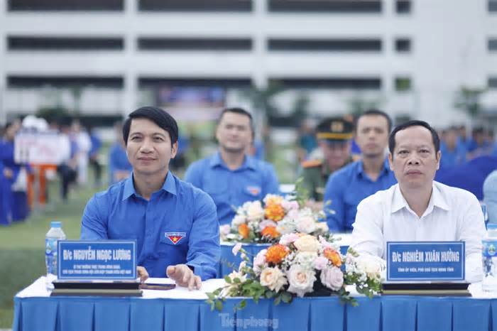 Bí thư Thường trực Trung ương Đoàn Nguyễn Ngọc Lương dự ra quân tình nguyện Hè ở Bắc Giang