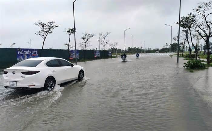 Ứng phó mưa lớn, gió mạnh, Thừa Thiên-Huế sẵn sàng sơ tán dân