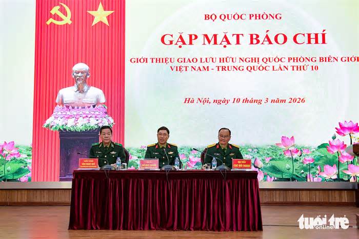 Hai tàu hộ vệ tên lửa của Việt Nam tham gia tuần tra liên hợp với Hải quân Trung Quốc ở vịnh Bắc Bộ