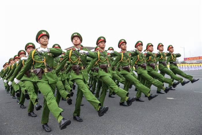 Hơn 5.000 chiến sĩ diễu hành trong lễ kỷ niệm 50 năm Cảnh sát cơ động