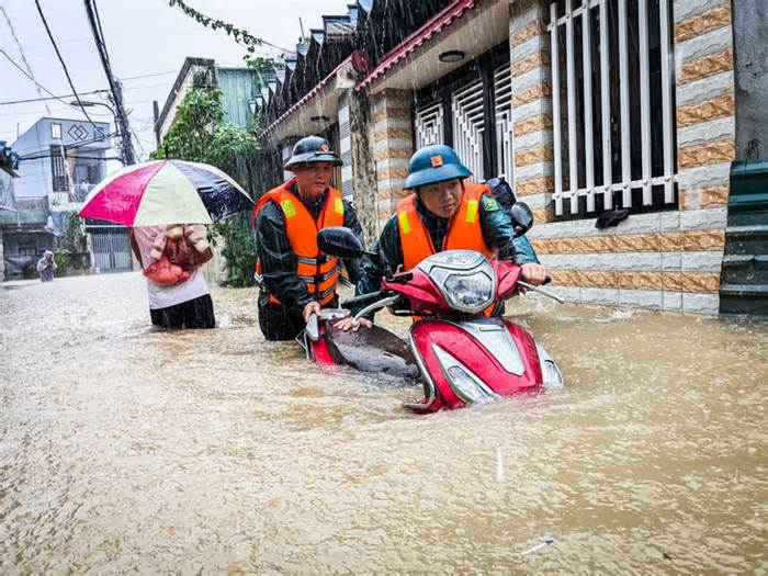 Ngập lụt Đà Nẵng: Thiệt hại là do dân chủ quan, không kê cao đồ?