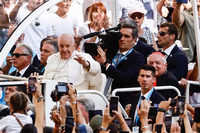 Giáo hoàng Francis: Người di cư 'không xâm lược' châu Âu