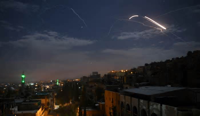 Quân đội Israel tiến hành không kích nhiều mục tiêu tại Syria