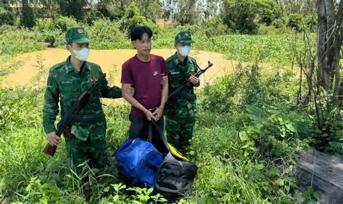 Tử hình đối tượng bơi qua sông vận chuyển 25kg ma túy