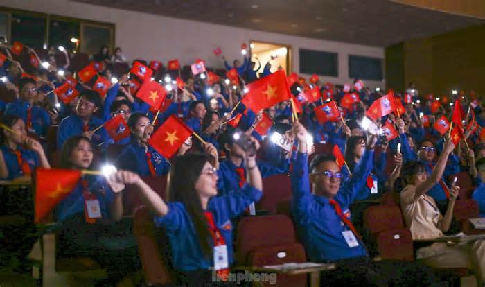 Xây dựng thế hệ thanh niên có tâm trong, trí sáng, hoài bão lớn