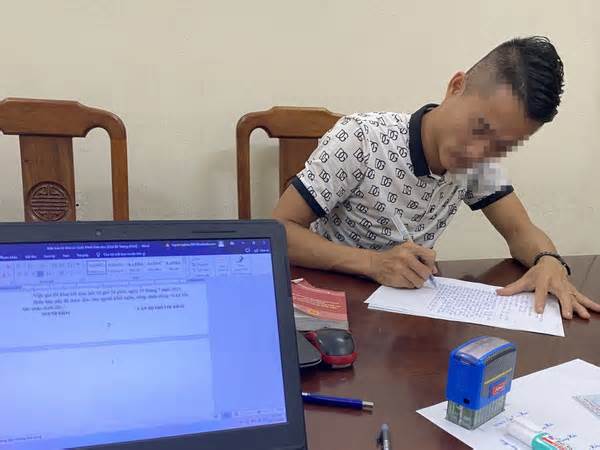 Quảng Ninh: 'Chặt chém' khách du lịch, 2 lái xe bị phạt 22 triệu đồng