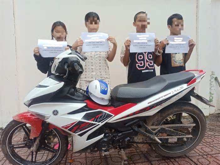 Hai thiếu nữ tham gia cướp xe máy ở Đồng Nai