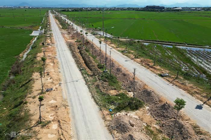 Tuyến đường 4 km làm 6 năm chưa xong