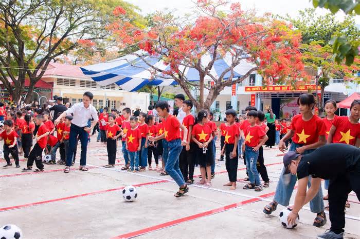 Việt Nam giành 2/3 giải khu vực tại Cuộc thi Trường học lành mạnh nhất AIA