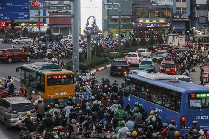 TPHCM nói về tình trạng ùn tắc trên các tuyến đường huyết mạch