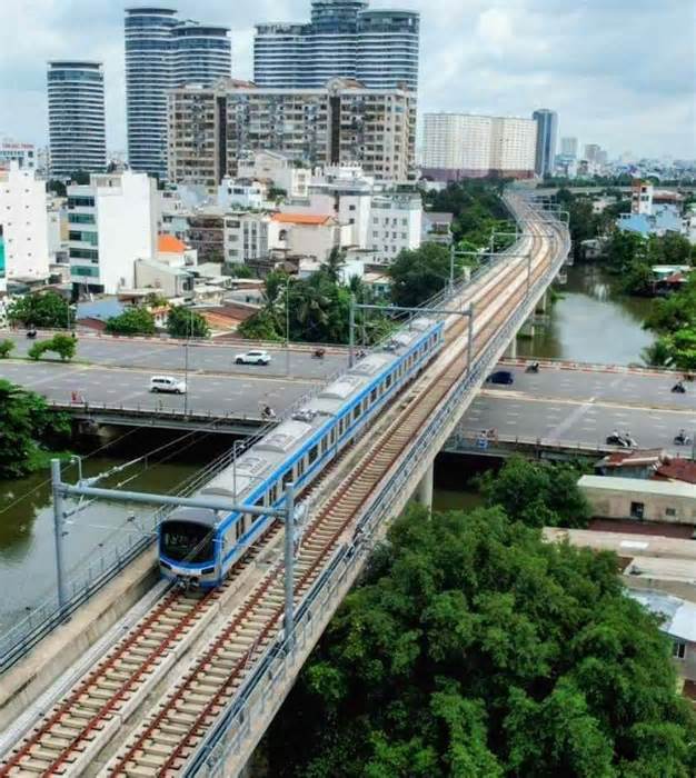 Người cao tuổi và trẻ em được miễn phí khi đi metro