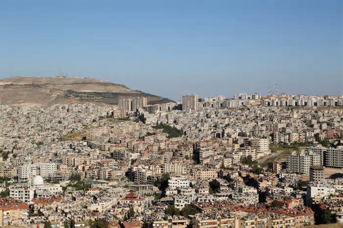 Israel không kích khu đông dân ở thủ đô Syria