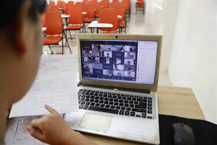 Bị nói 'ép' học sinh đăng ký học online, sở GD&ĐT Thừa Thiên Huế lên tiếng