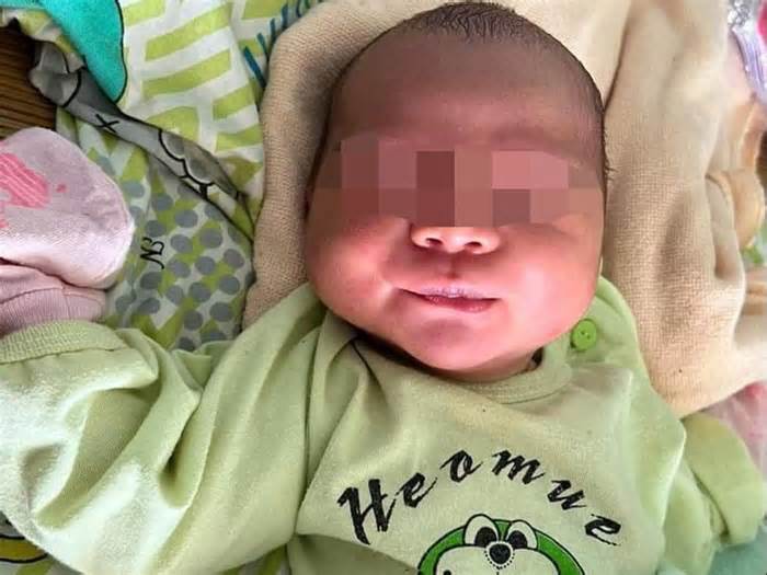 Quảng Nam: Phát hiện bé gái sơ sinh bị bỏ rơi ở ngã ba đường