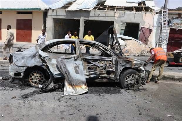 Somalia: Đánh bom xe làm hàng chục người thương vong