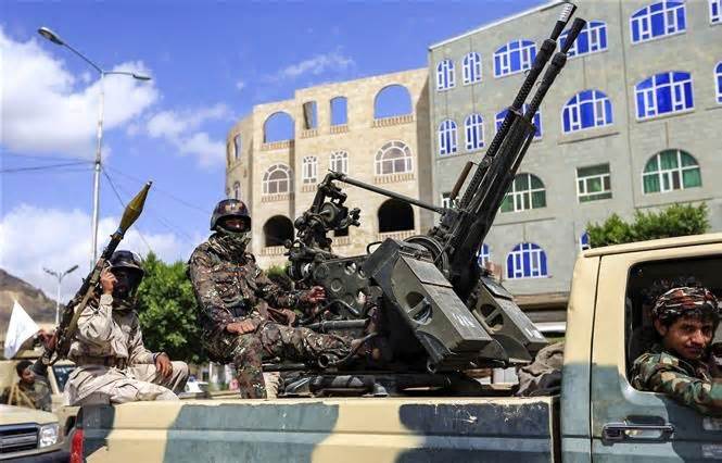 Phái đoàn Saudi Arabia tới Yemen để đàm phán ngừng bắn với Houthi