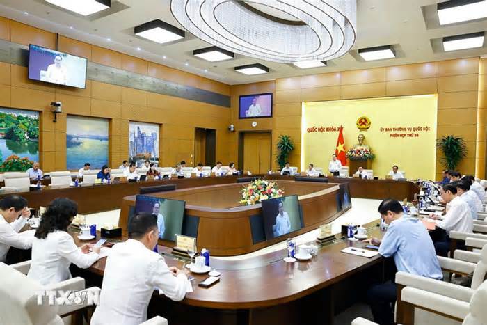 Phiên họp 56 của Ủy ban Thường vụ Quốc hội: Cập nhật kịch bản điều hành vĩ mô