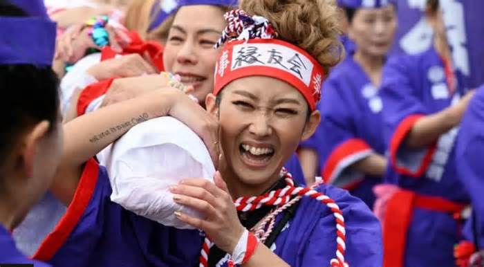 Phụ nữ lần đầu được tham gia Lễ hội khỏa thân ở Nhật