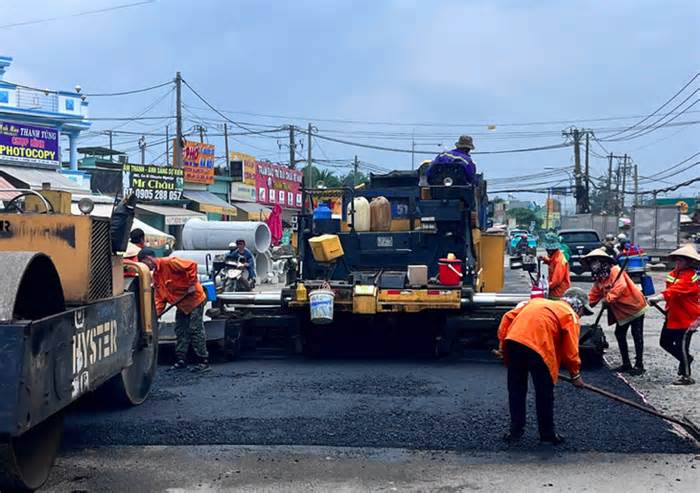 Khẩn trương khắc phục việc mất an toàn giao thông khi thi công cầu Tăng Long