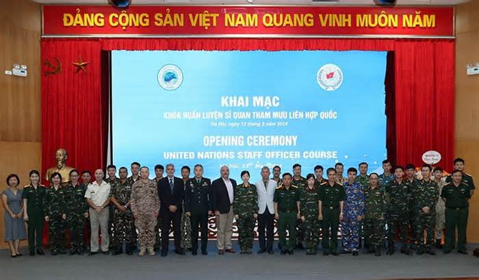 Trang bị kỹ năng tham mưu gìn giữ hòa bình LHQ cho sỹ quan Việt Nam và quốc tế