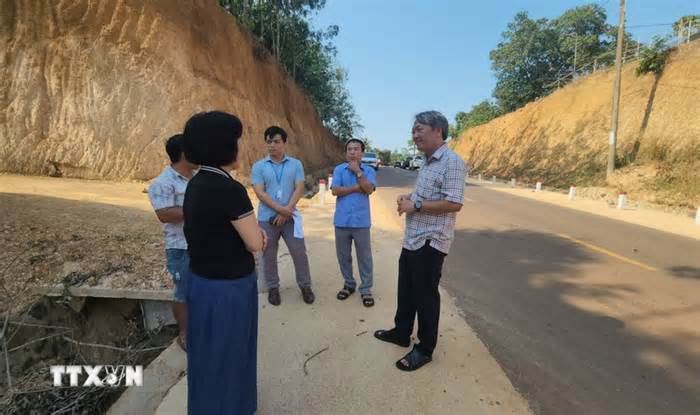 Đồng Nai xác minh thực tế vụ nhà dân chênh cao 12m sau khi hạ cốt nền đường