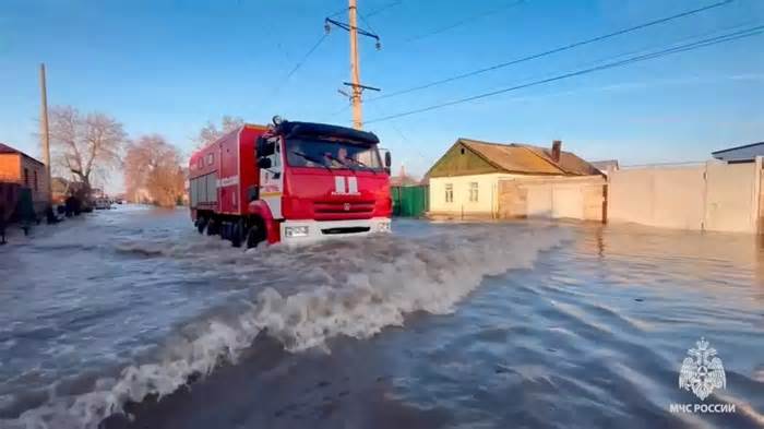 Nga: Lũ lụt do băng tan, mưa lớn, gần 13.000 người tỉnh Kurgan phải đi sơ tán