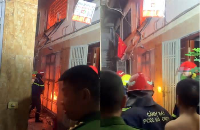 Hà Nội: Cứu một người mắc kẹt trong ngôi nhà 5 tầng xảy ra hỏa hoạn