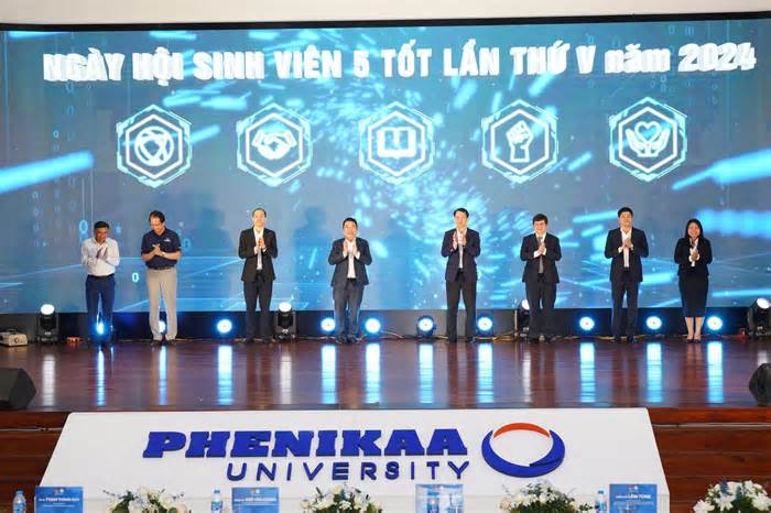 Hơn 5.000 sinh viên Hà Nội tham gia ngày hội Sinh viên 5 tốt