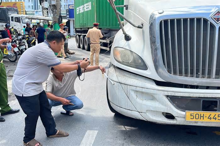 Tin tai nạn giao thông mới nhất ngày 3/11: Va chạm xe container, 1 người chết