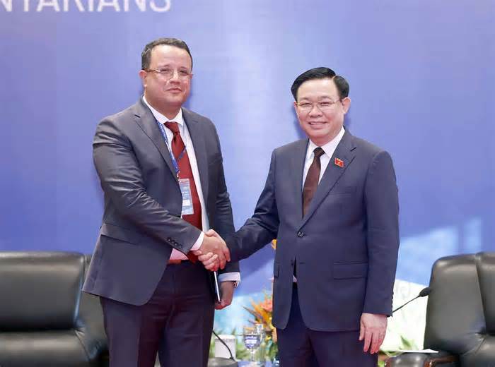 Việt Nam-Algeria thúc đẩy hợp tác kinh tế xứng tầm với quan hệ chính trị