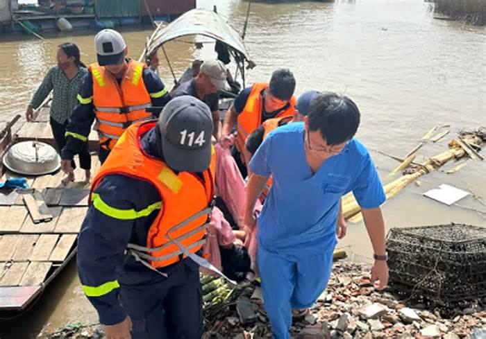 Nam thanh niên bị đa chấn thương sau khi Nhảy cầu Thăng Long tự tử