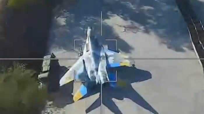 UAV Nga tấn công máy bay Ukraina từ khoảng cách 80km