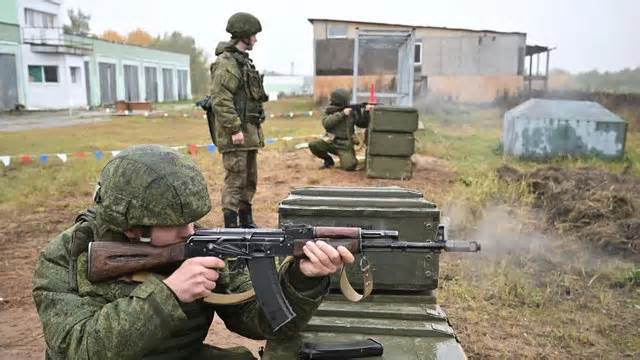 Tổng thống Putin ký sắc lệnh huy động quân dự bị đi huấn luyện