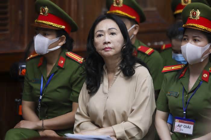 Viện Kiểm sát: 'Cần loại bỏ bị cáo Trương Mỹ Lan ra khỏi đời sống xã hội'