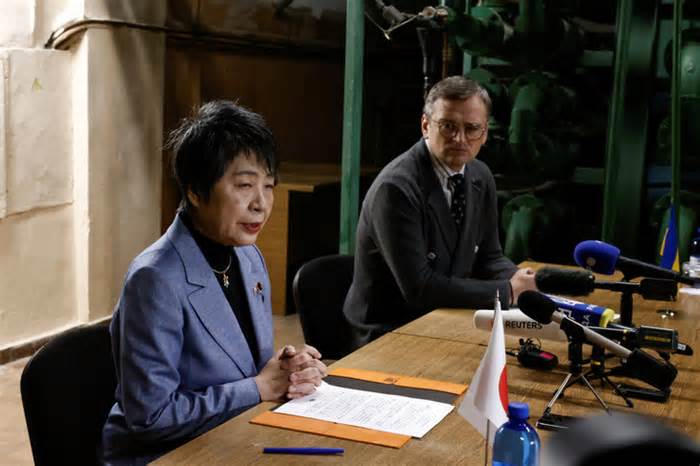 Ngoại trưởng Nhật Bản bất ngờ thăm Ukraine